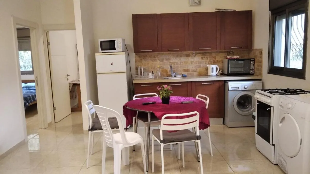 דירת 3 חדרים מקסימה באחוזה Apartment Haifa Israel